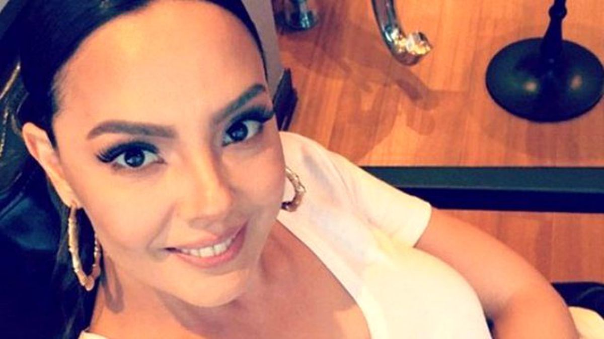 Ebru Gündeş'den Estetik İddialarına Fotoğraflı Yanıt