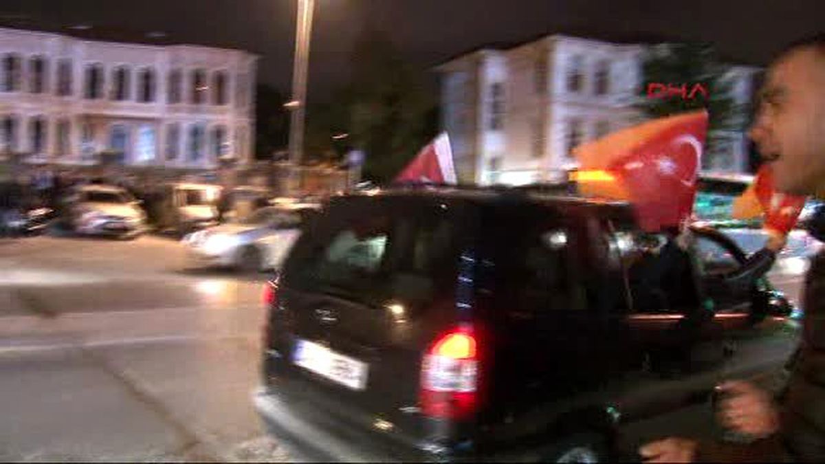 Erdoğan\'ın Evinin Önüne Gittiler