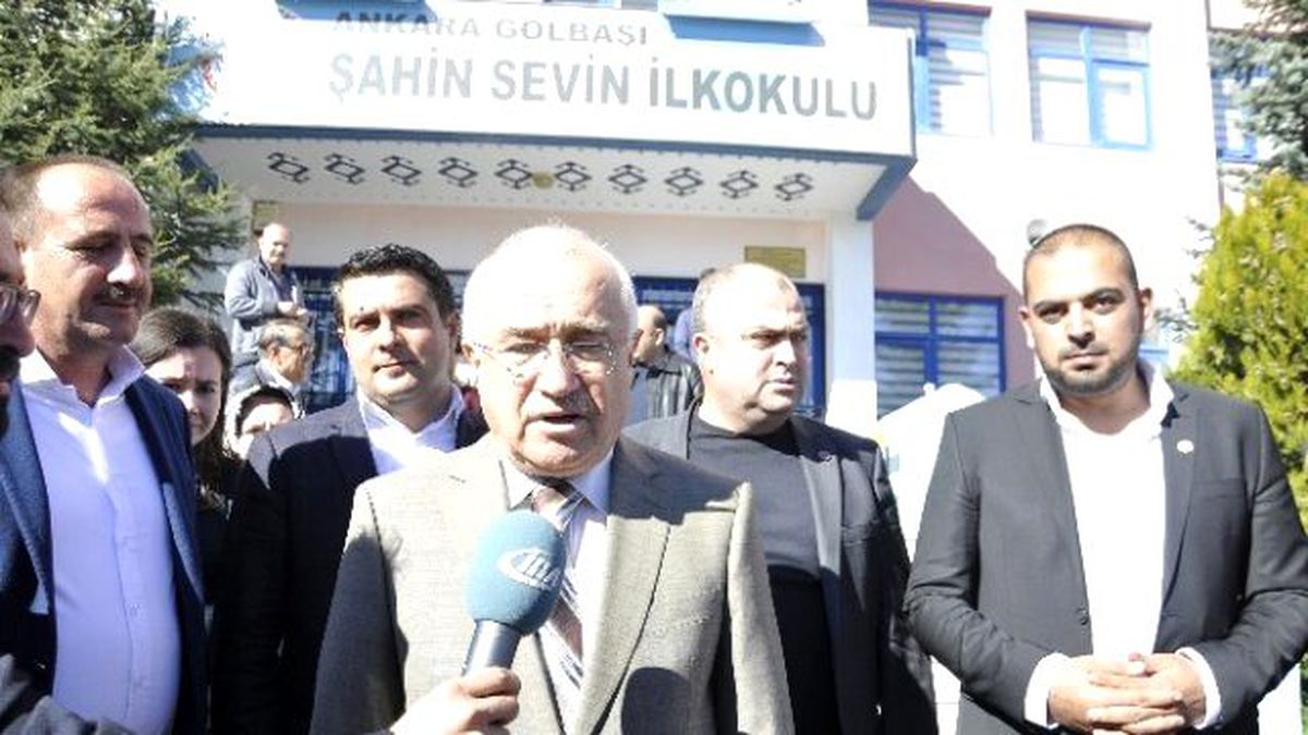 Eski TBMM Başkanı Cemil Çiçek Oyunu Kullandı