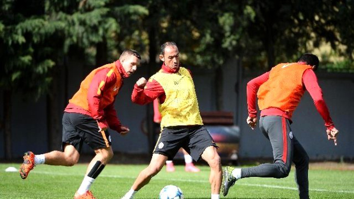 Galatasaray\'da Benfıca Hazırlıkları Sürüyor