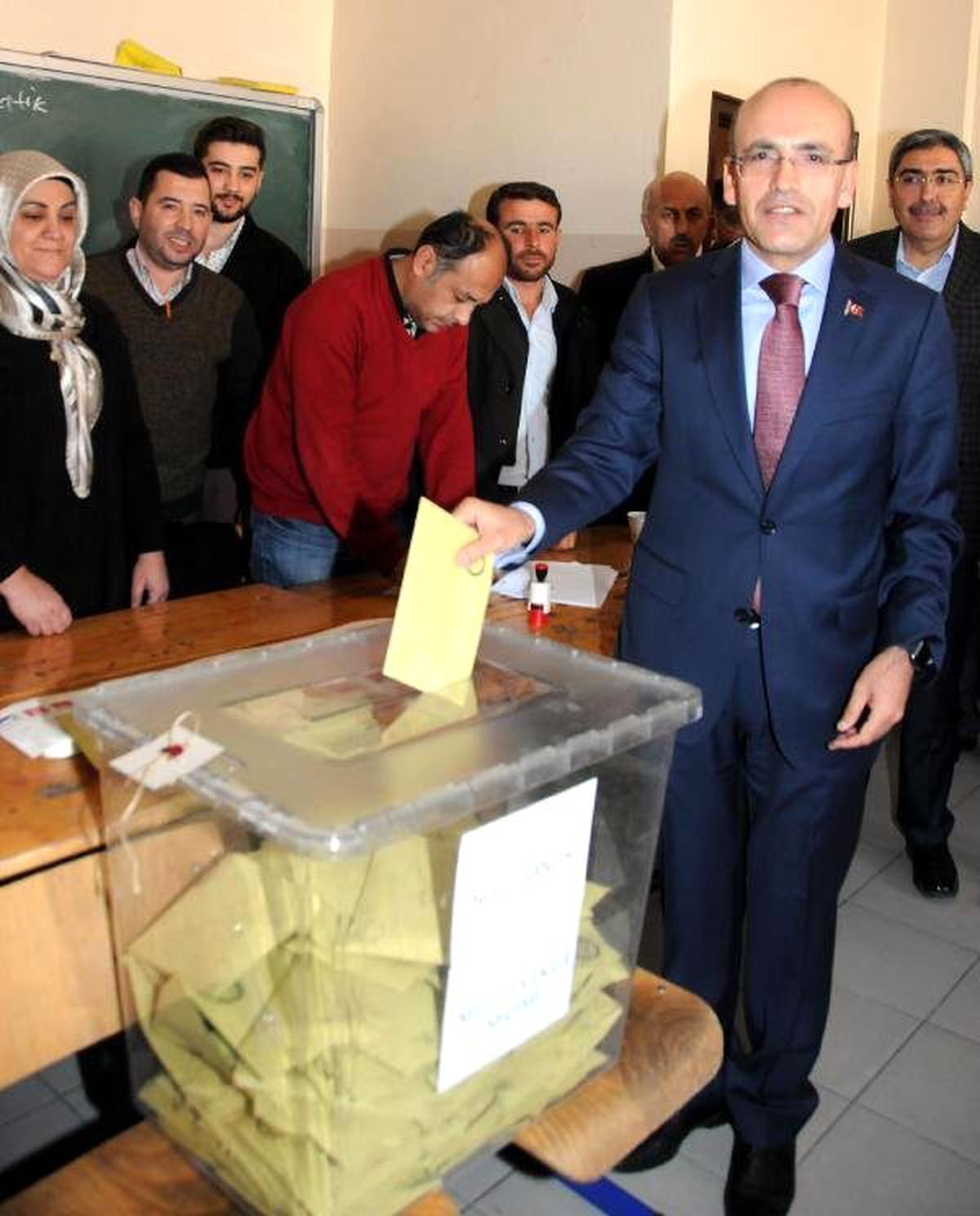 Maliye Bakanı Şimşek, Oyunu Kullandı