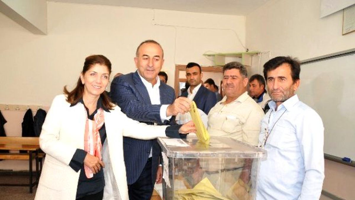 Mevlüt Çavuşoğlu Oyunu Alanya\'da Kullandı