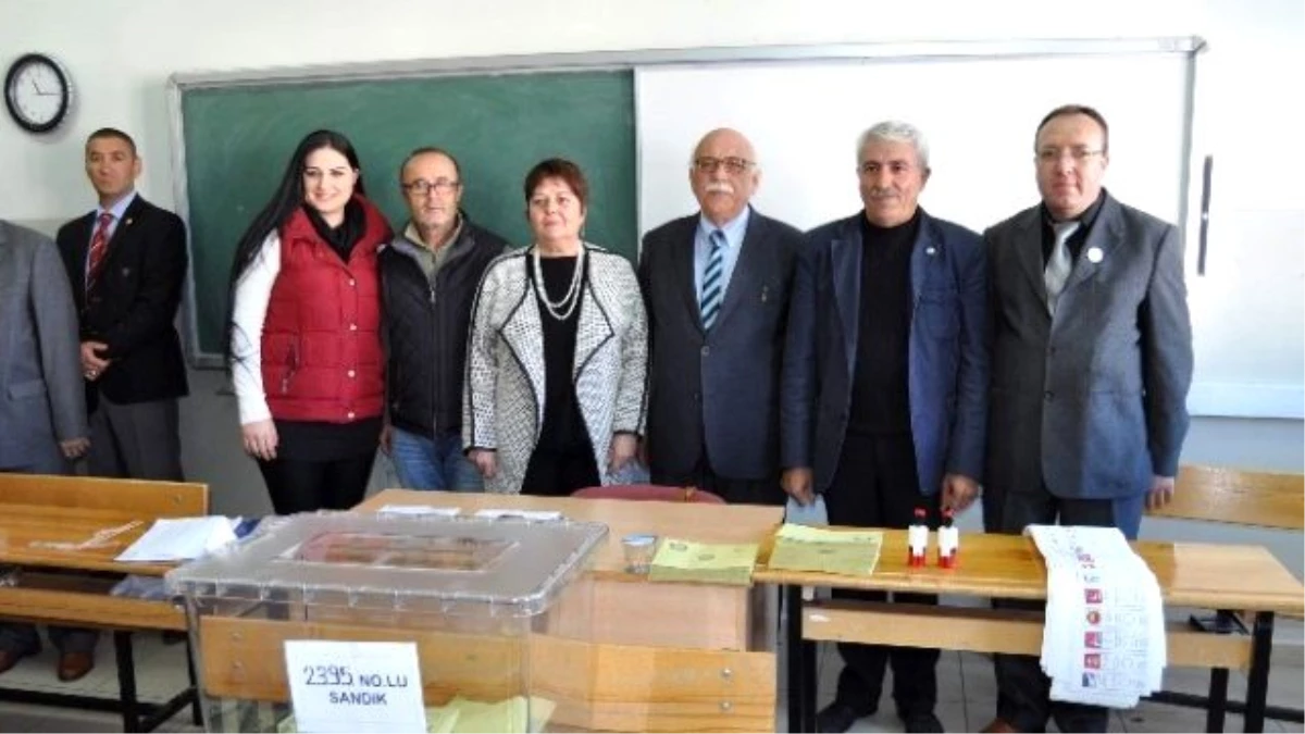 Milli Eğitim Bakanı Avcı, Aday Olduğu Eskişehir\'de Oyunu Kullandı