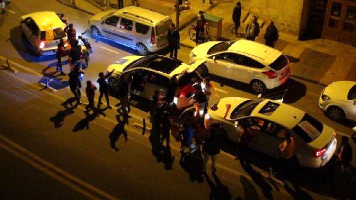 Şanlıurfa\'da Ak Partililer Kutlama Yaptı