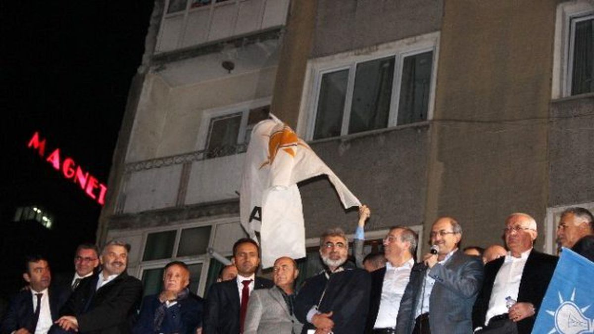 Tek Başına İktidar Davul Çalınarak Kutlandı