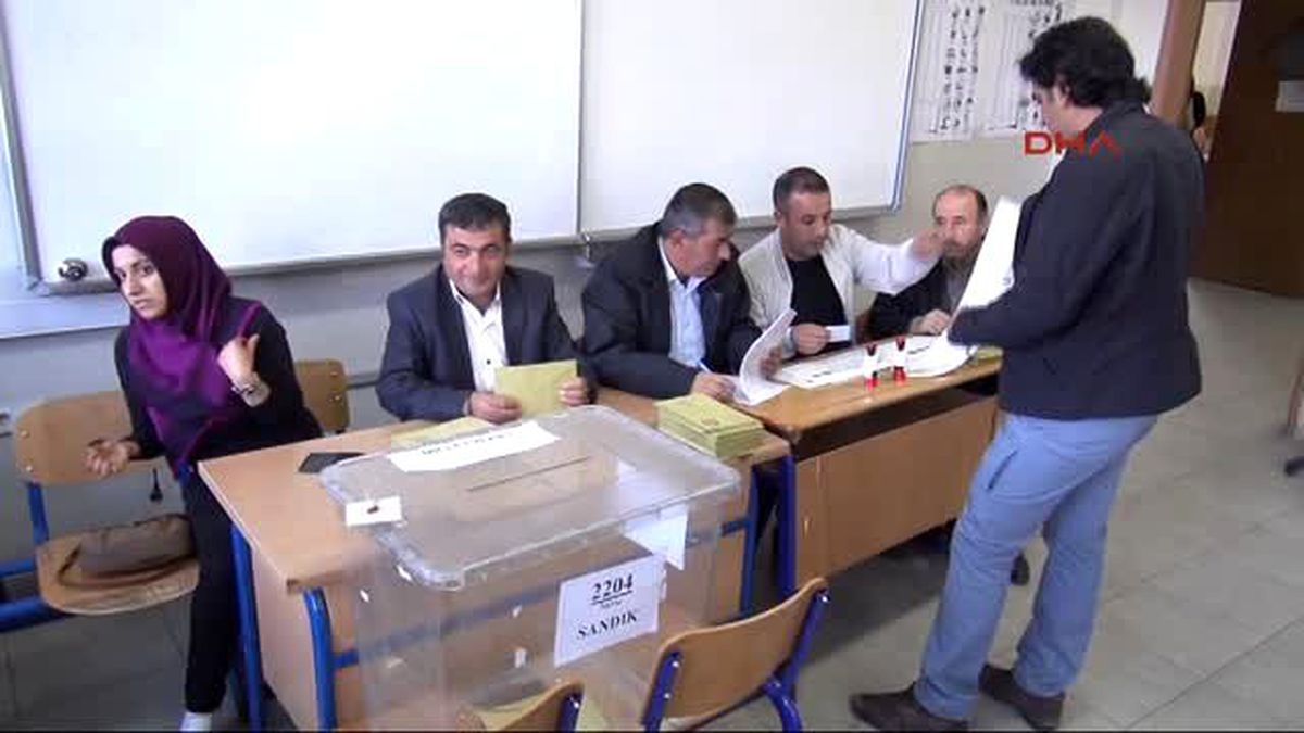 Van - Doğu İllerinde Oy Verme İşlemi Başladı