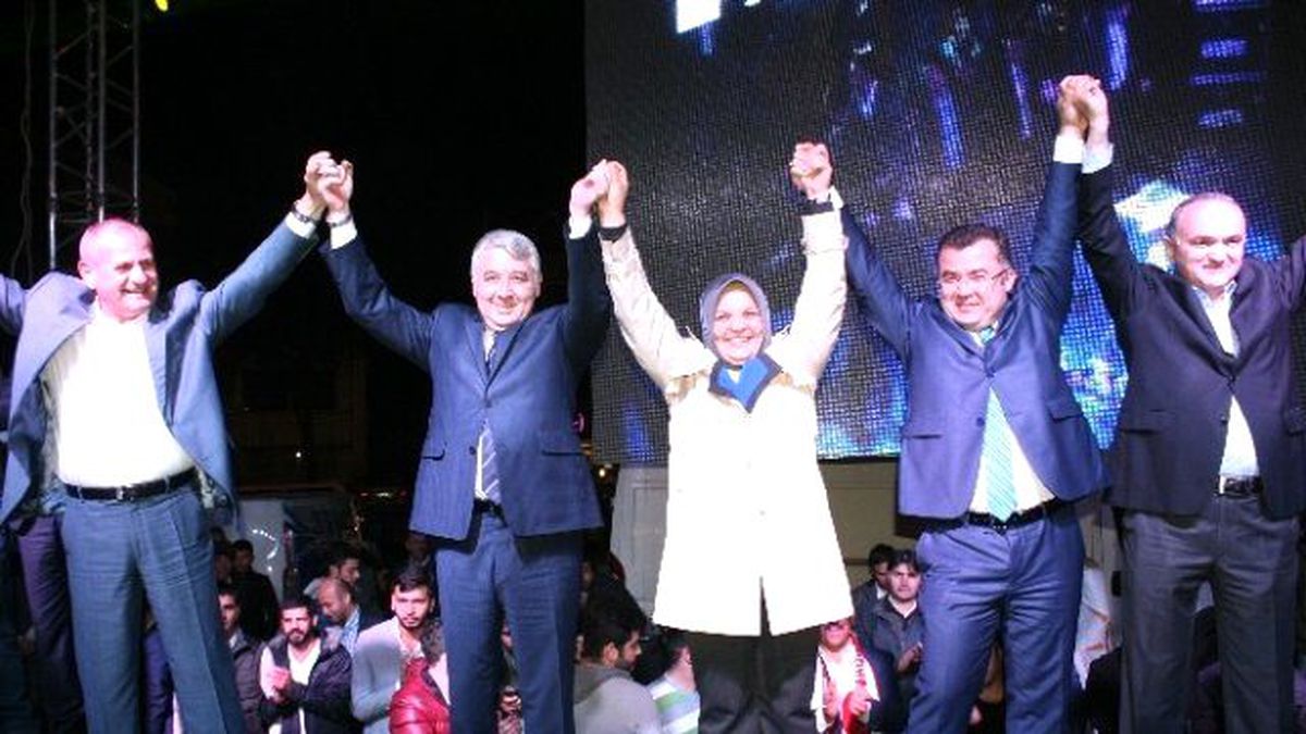 AK Parti Düzce\'de Seçim Zaferini Kutladı