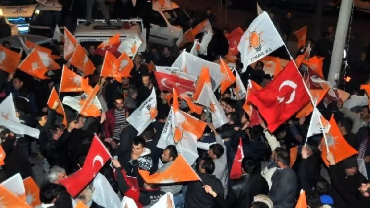 Akşehir AK Parti'de Seçim Galibiyeti Coşkusu