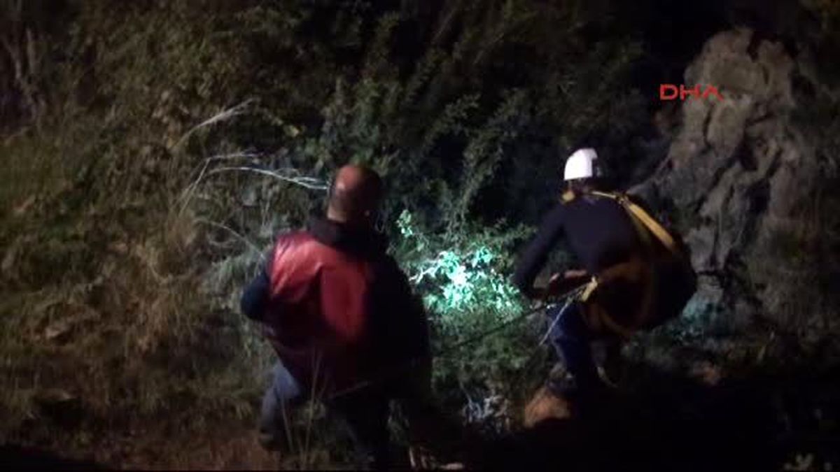 Antalya Falezlerden Düşen Öğretmeni İtfaiye Kurtardı -Düzeltme