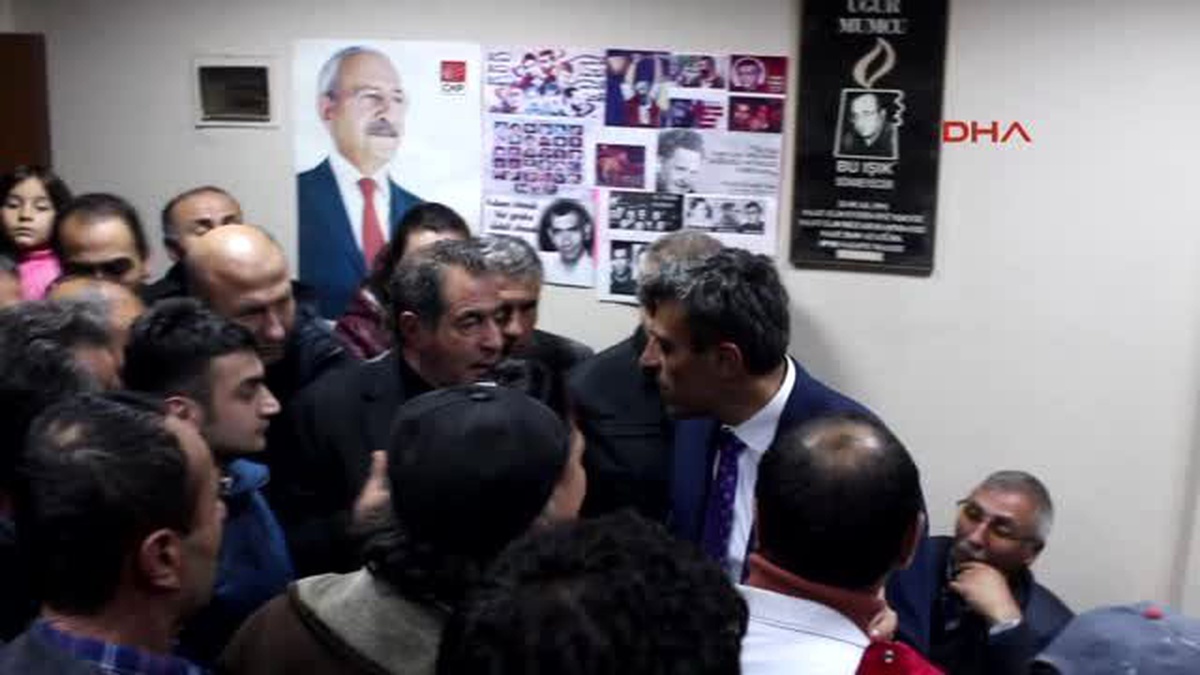 CHP\'ye Ardahan\'ı Kazandıran Yılmaz, Partililerle Halay Çekti