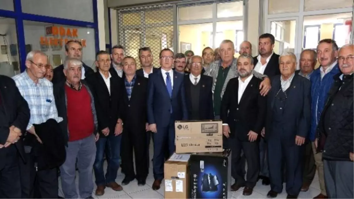 Büyükşehir\'in Muhtarlara Desteği Sürüyor