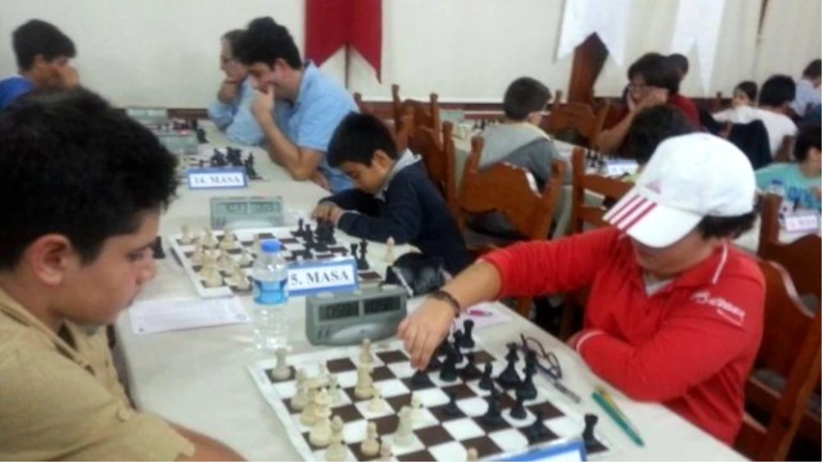 Cumhuriyet Kupası Satranç Turnuvasına 114 Sporcu Katıldı