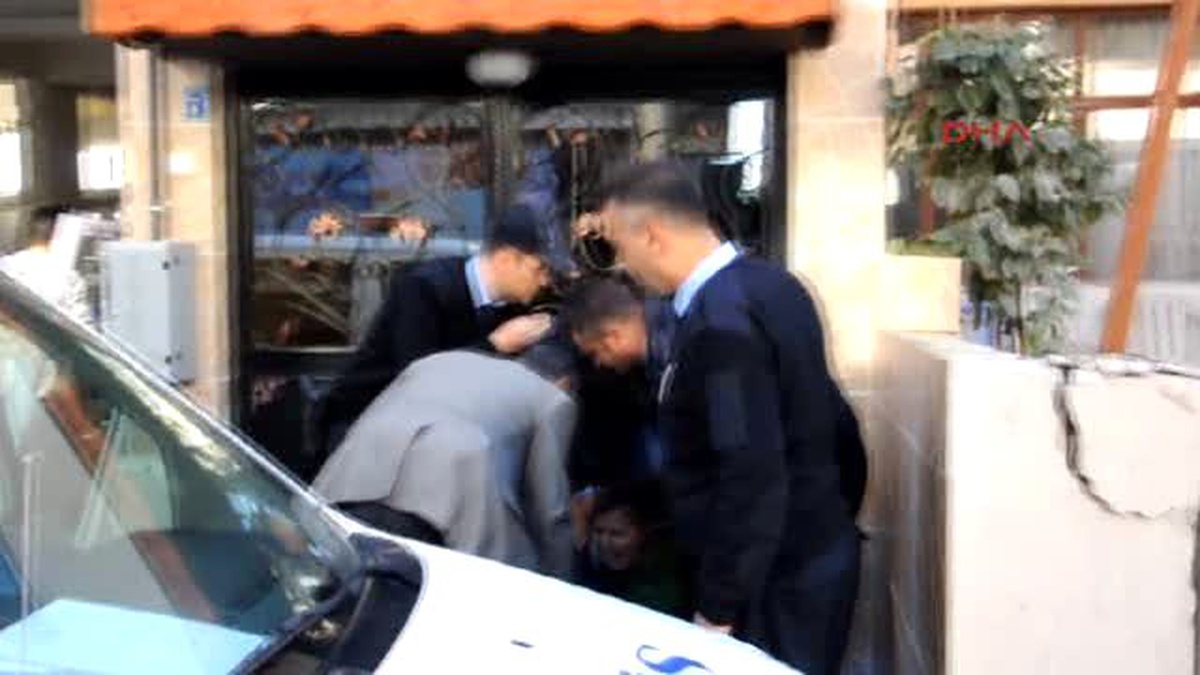 Denizli Boşanmak İsteyen Kocasına Kızıp, Bıçakla İki Çocuğunu Rehin Aldı