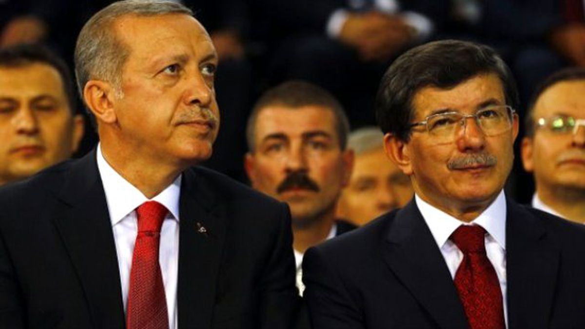 Erdoğan Twitter'da Kutladı; Davutoğlu Twitter'da Yanıt Verdi