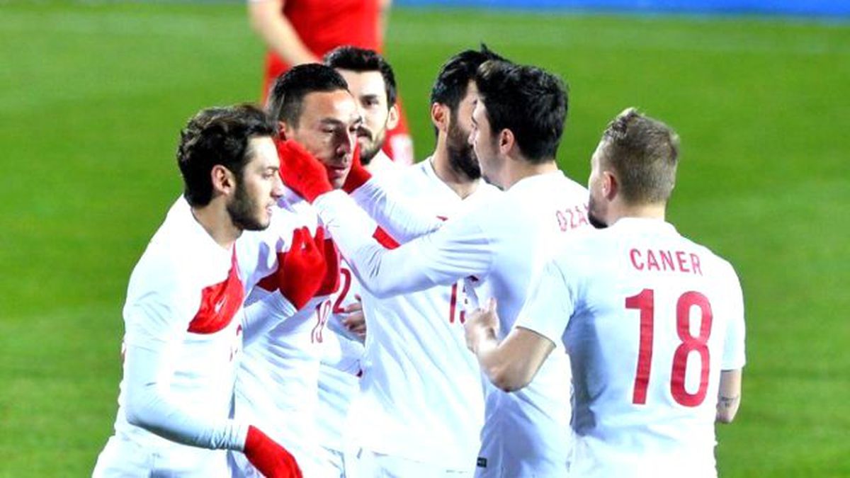 Hakan Çalhanoğlu'ndan Barcelona'ya Ret