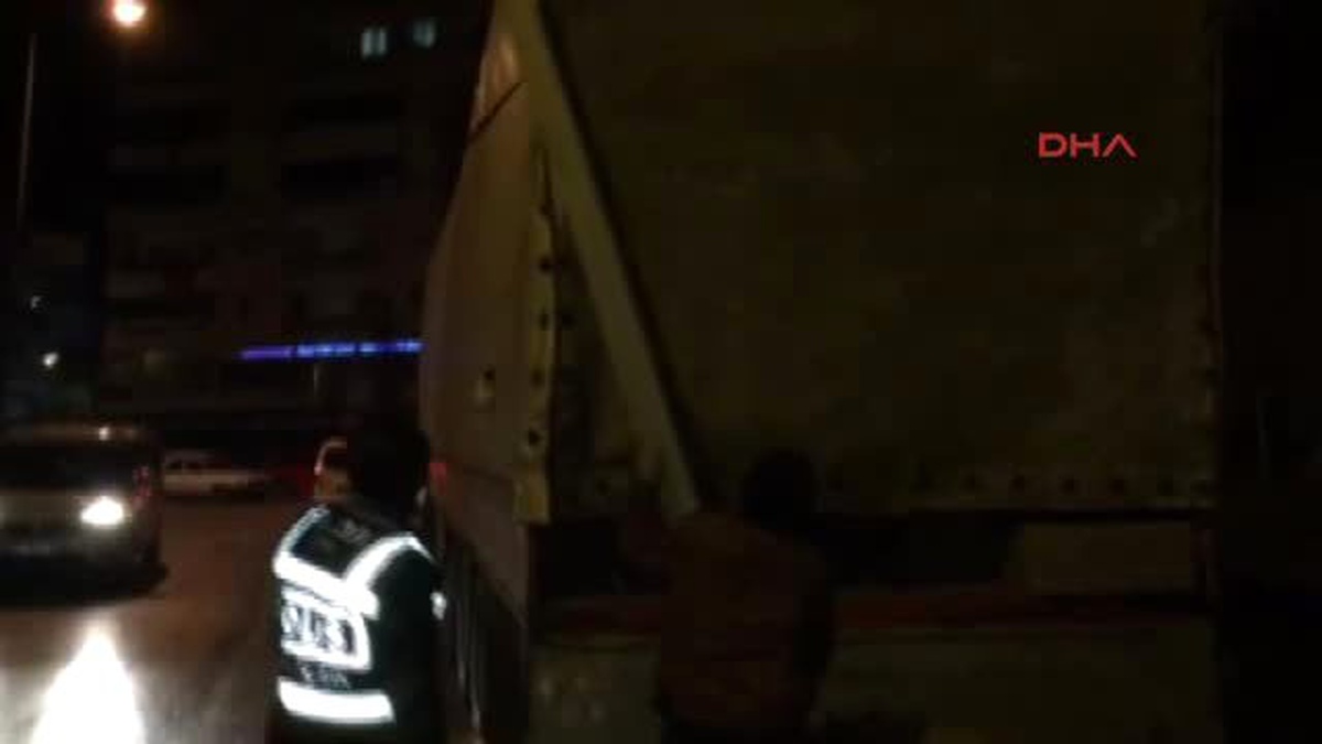 İzmir Polisinden Rekor Kaçak Sigara Operasyonu: 362 Bin 500 Paket Sigara Ele Geçirildi