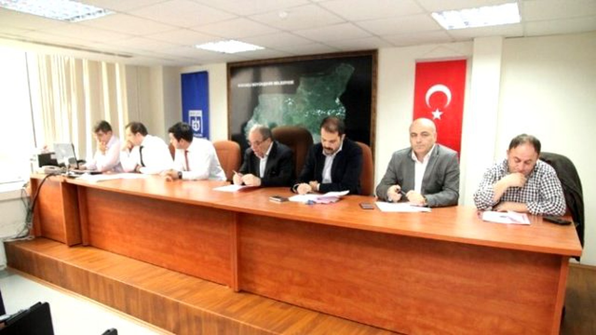 Karamürsel\'de Yapılacak Spor Salonu İçin İhale