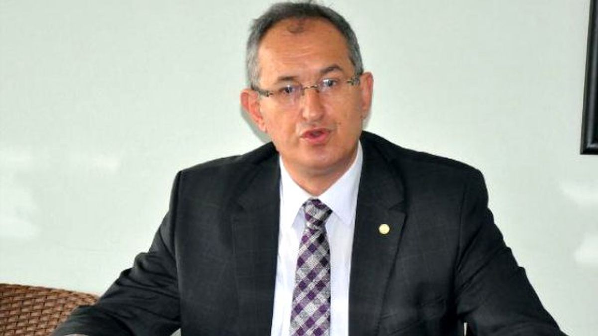 Vekilliğine Sevinemedi