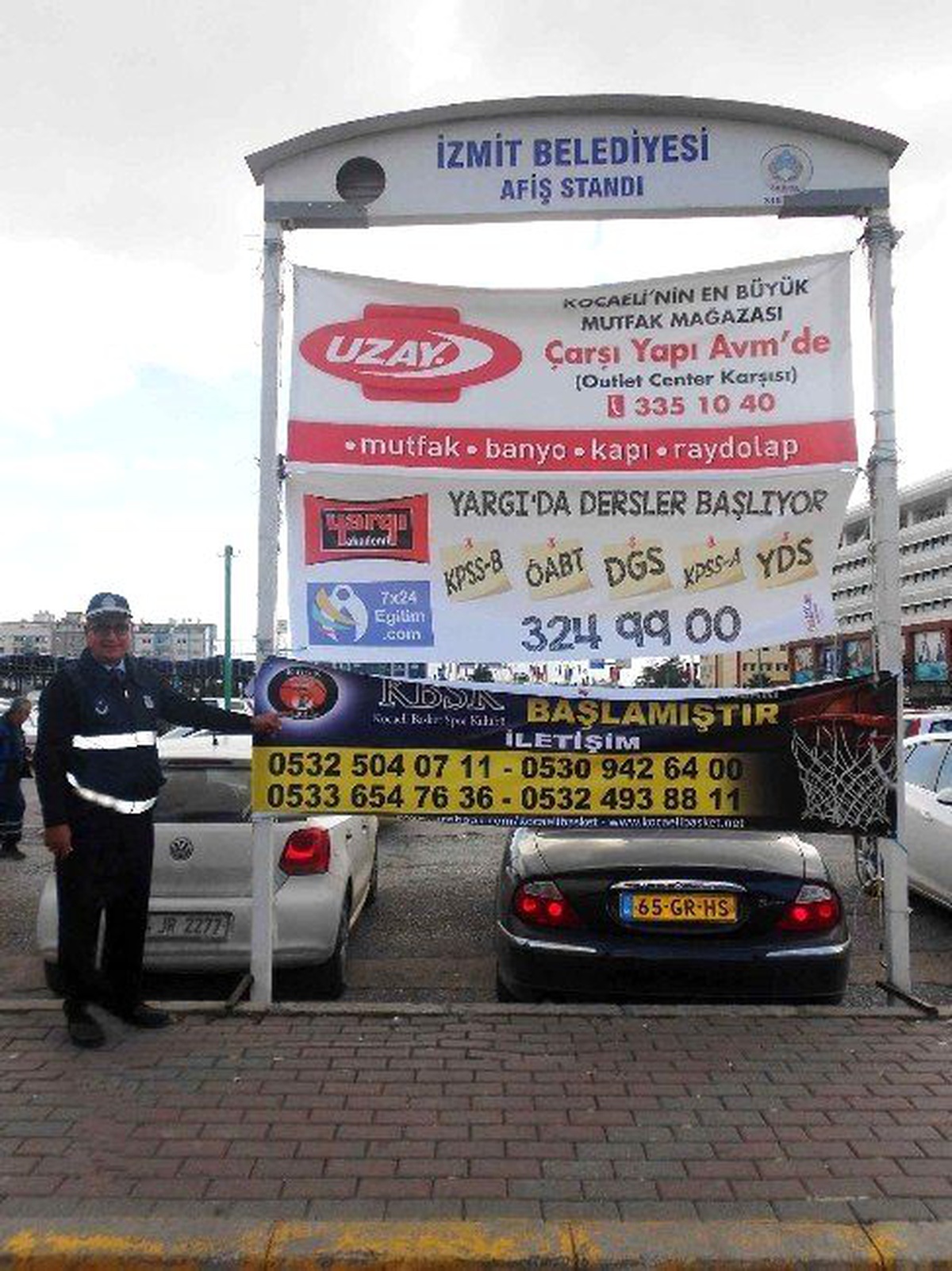 Zabıtadan İzinsiz Afişler Konusunda Uyarı