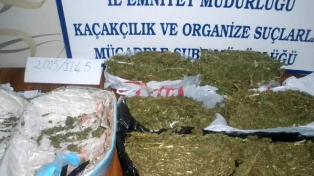 4 Kilo Esrarı 11 Kat Naylona Sardı Ama Polisten Kaçamadı