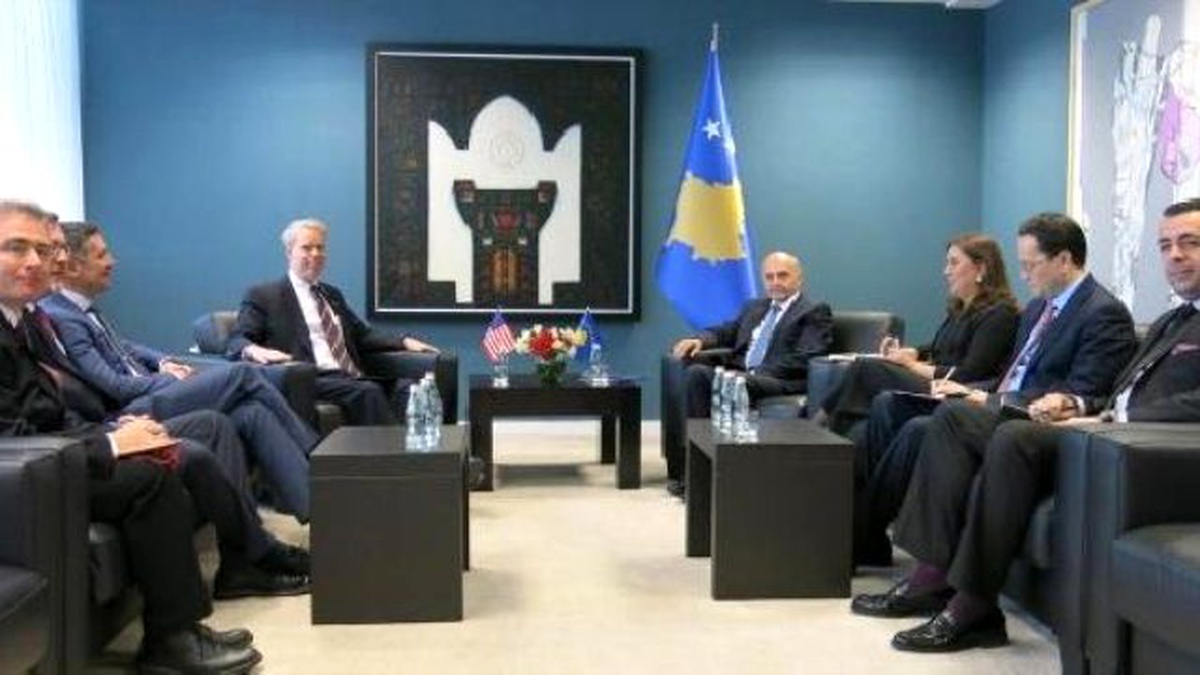 ABD Dışişleri Bakanlığı\'nın Lgbt Özel Elçisi Randy Berry Kosova\'da