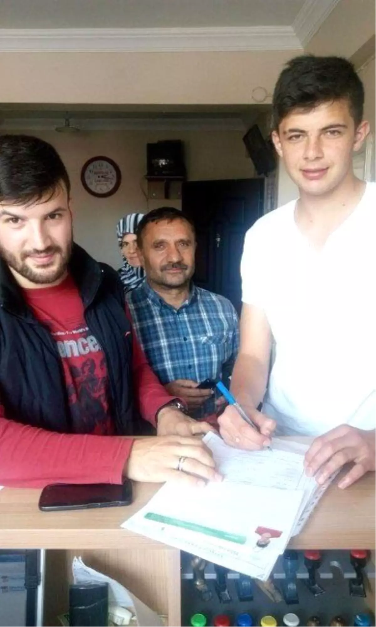 Ahmet Daş Profesyonel Kaleci Oldu