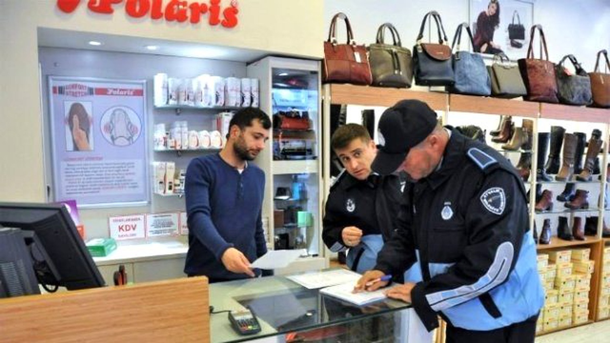 Ayvalık Belediye Zabıta Müdürlüğü Ruhsat Denetimlerini Sıklaştırdı