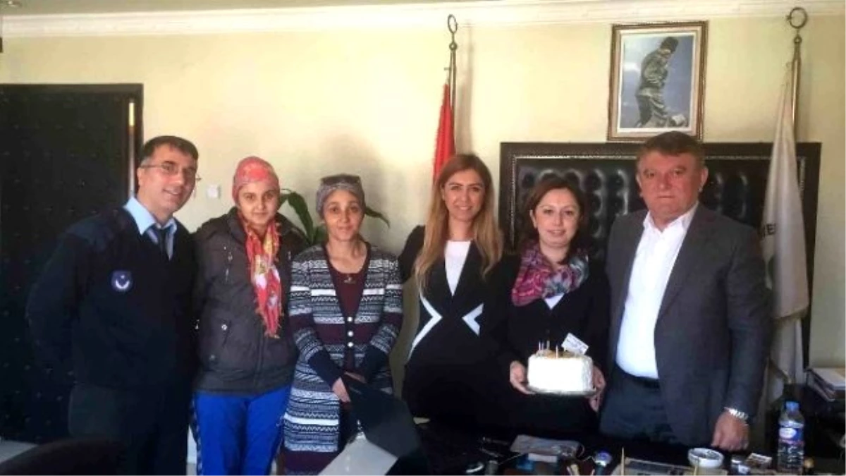 Başkan Aydoğan\'a Sürpriz Doğum Günü