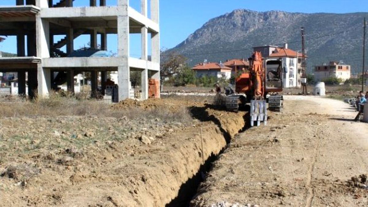 Bucak'ta Kanalizasyon Çalışması