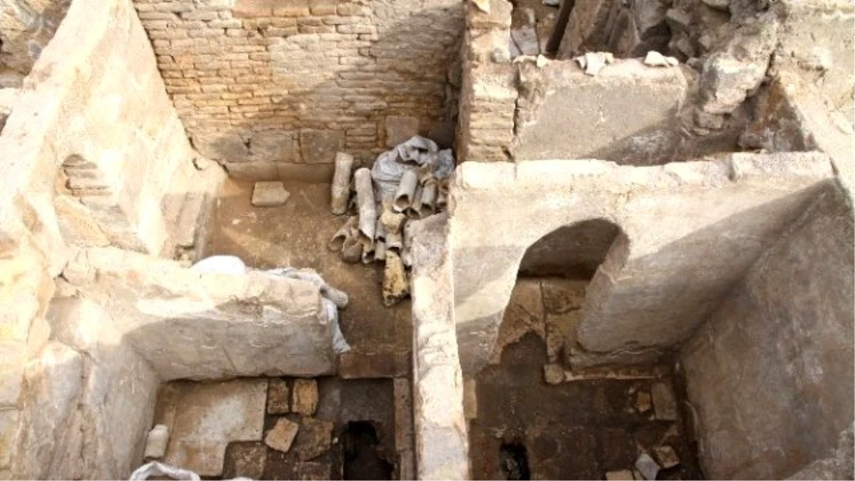 Işıd\'in Suriye\'de 600 Yıllık Manastırı Yıkması