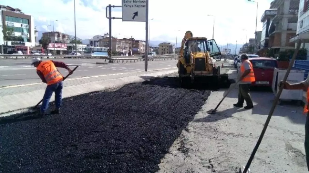 İzmit Fen İşleri Çalışmalarını Sürdrüyor