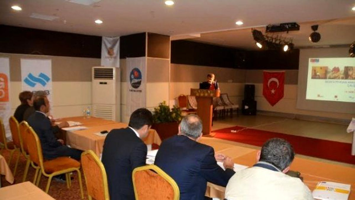 Kars\'ta Mehmet Kızıltaş Engellilerle 360 Derece İletişim Konferansı Verdi