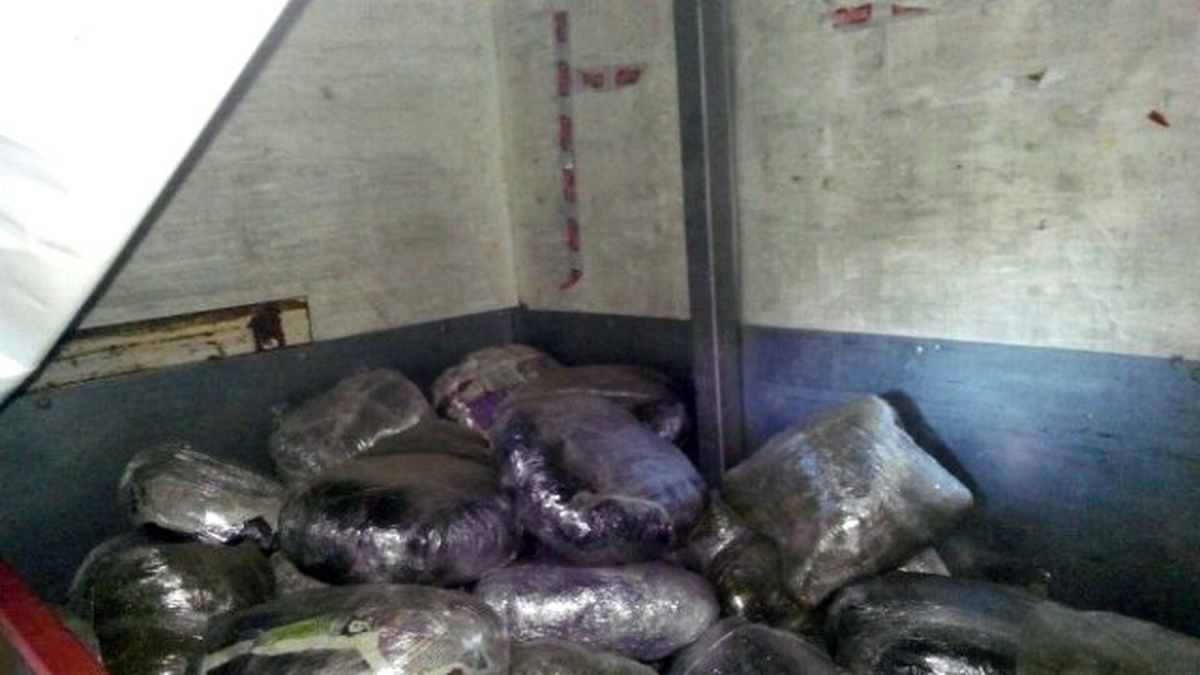 Konya\'da Ev Eşyaları Arasında 308 Kilo Esrar Sevkiyatına Tutuklama