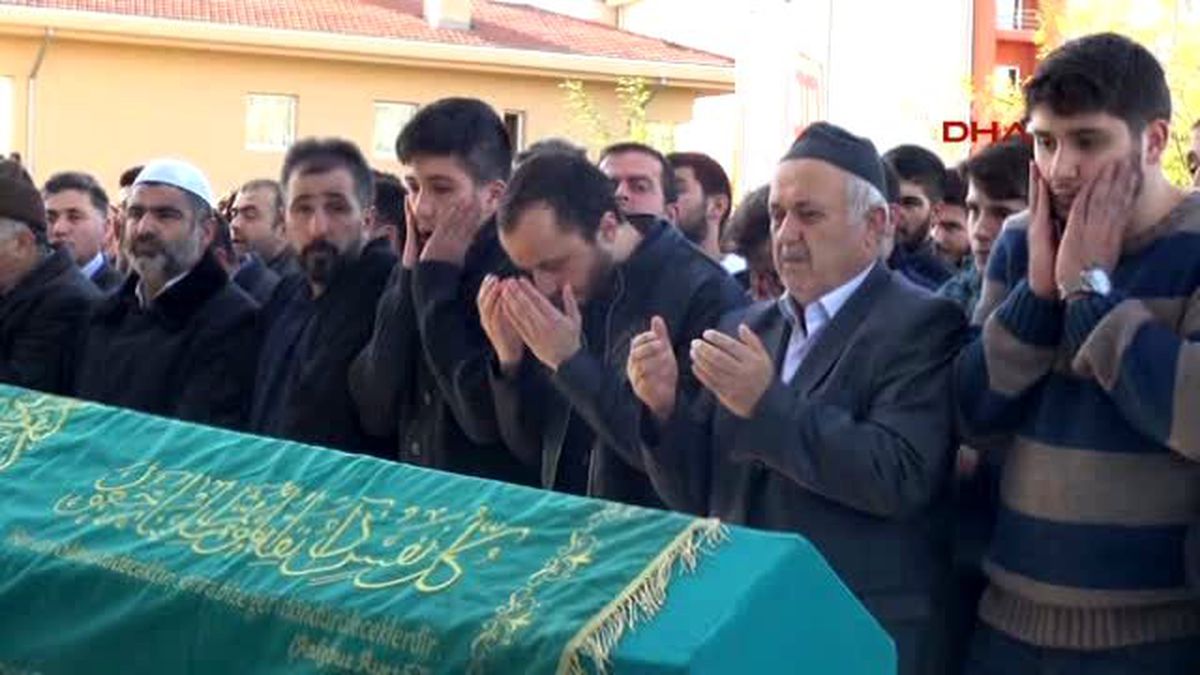 Tayyip\'i Seven Bir İnsandı. O\'nun Elini Öpeceğim Diyordu