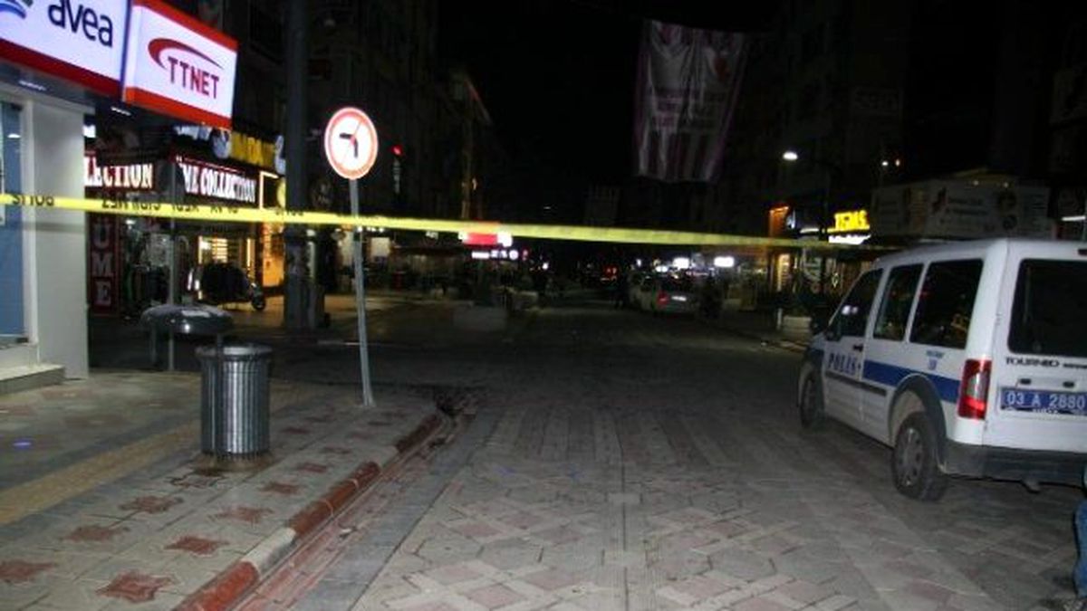 Afyonkarahisar\'da Şüpheli Çanta Alarmı