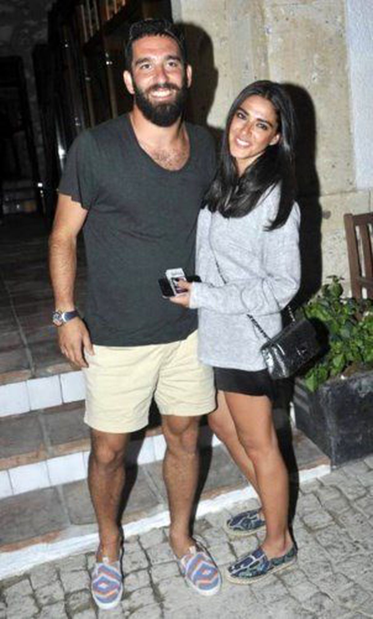 Arda Turan Boğaz'dan Yalı Alıyor