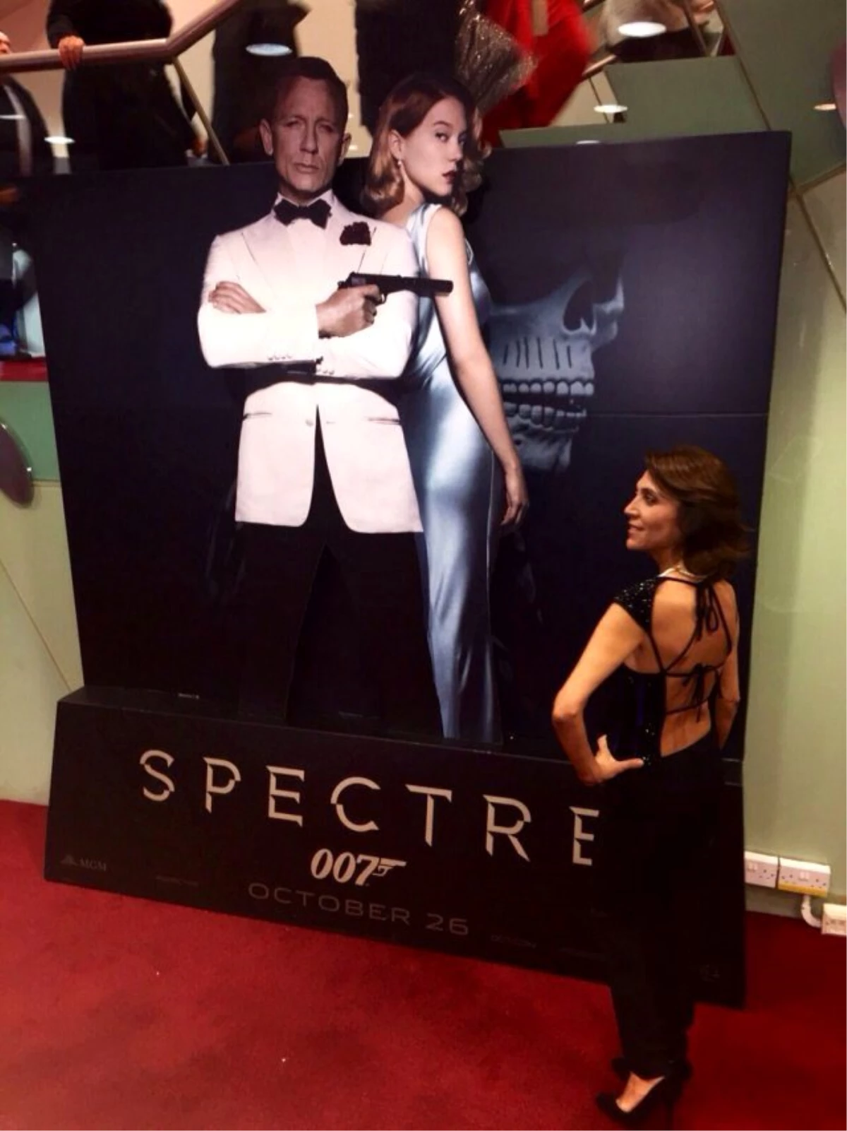 Asuman Dabak \'Spectre\' Nın Londra\'da Ki Galasına Katıldı!