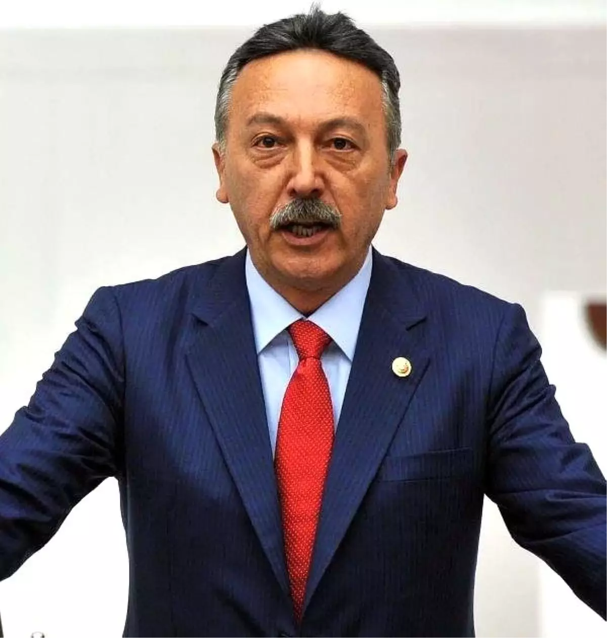 CHP\'li Bayır, İstifa İsteyenlere Sert Çıktı