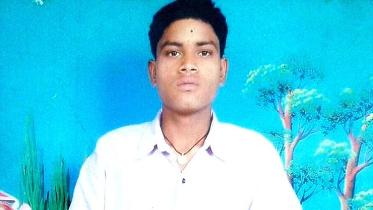 Hindu Genç, Dilini Kurban Ederken Canından Oldu