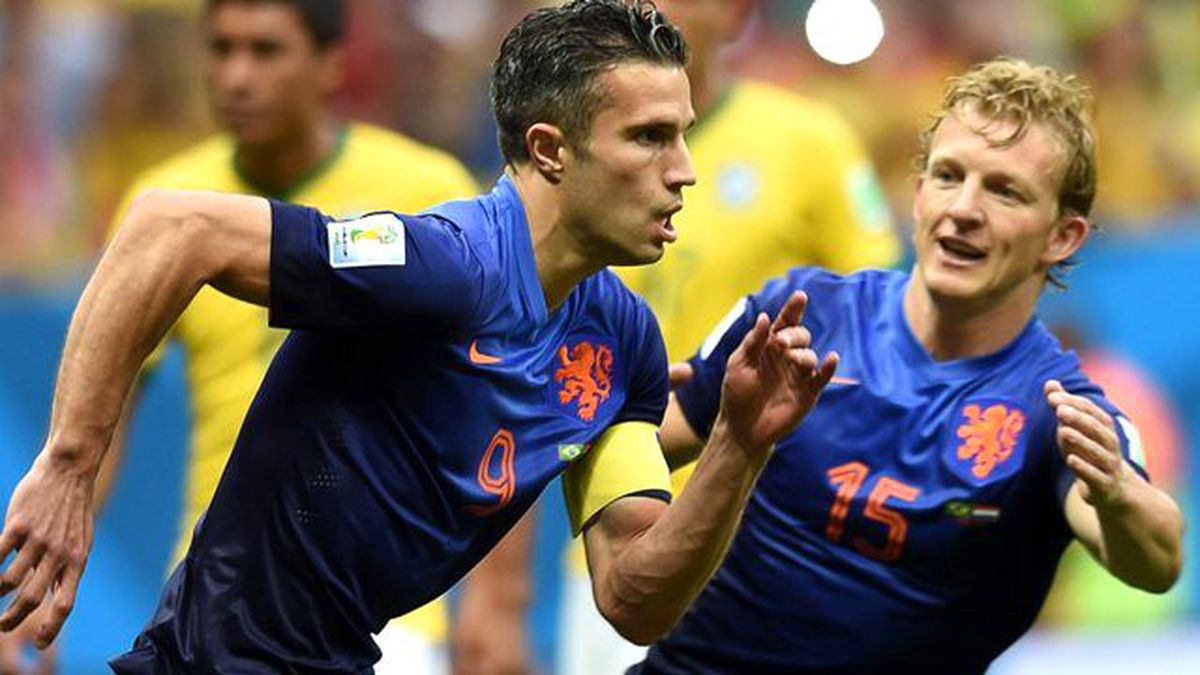 Dirk Kuyt: Van Persie Fenerbahçe'yi Hayal Ediyordu