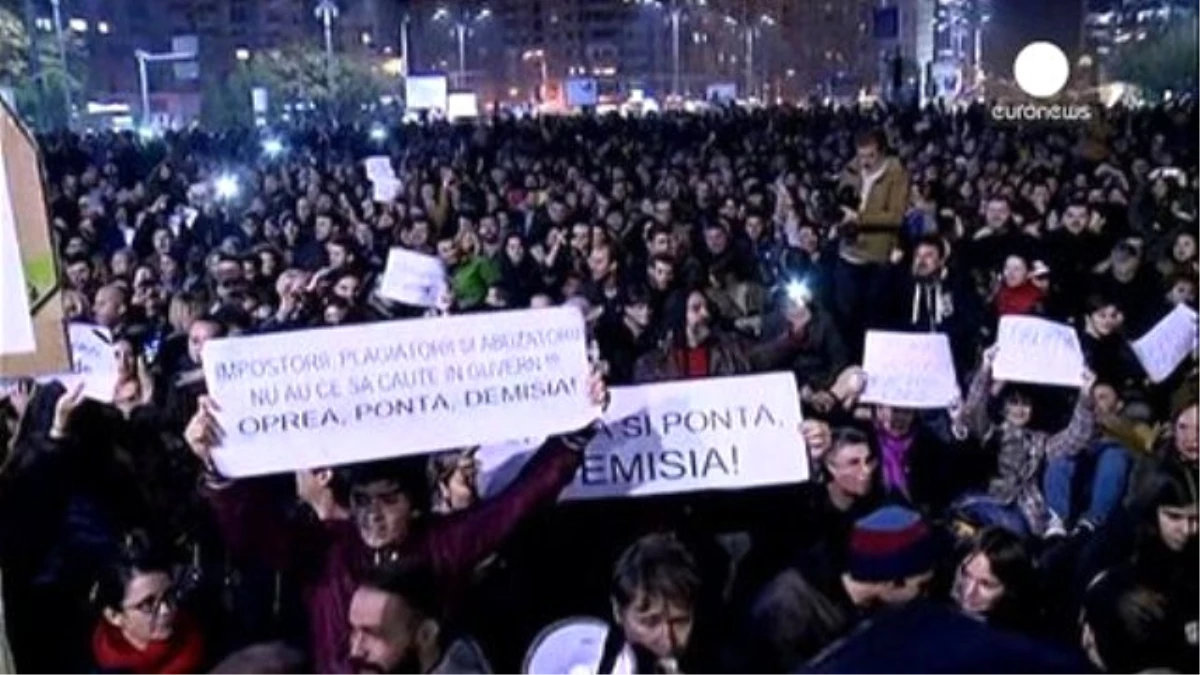 Gece Kulübü Yangınından Sonra Romanya\'da Sular Durulmuyor