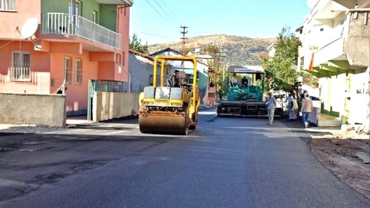 Gölbaşı İlçesinde Asfalt Çalışmaları Devam Ediyor