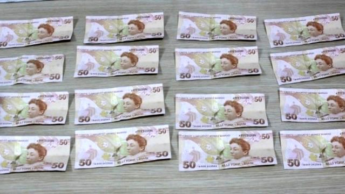 Kars\'ta Piyasaya Sahte Para Sürmeye Çalışan 3 Kişi Tutuklandı