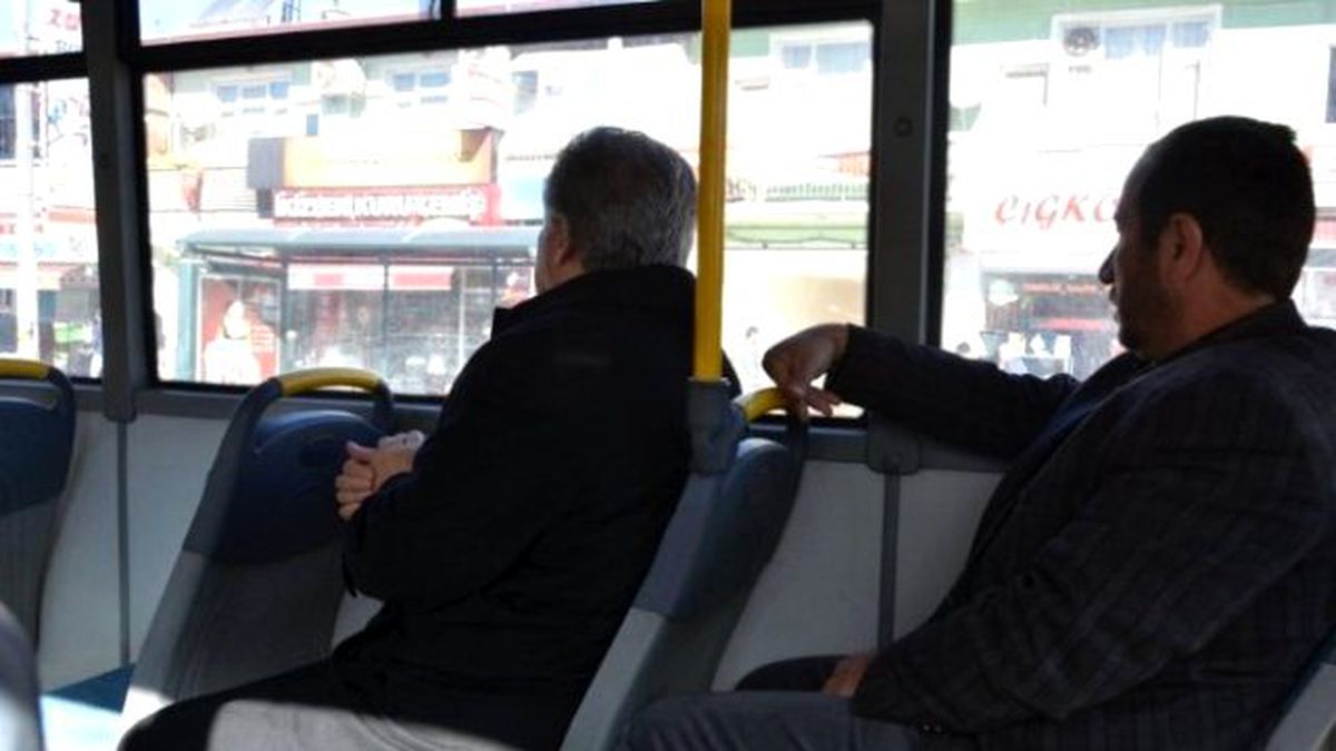 Otobüste Ki Gizli Yolcu Vali Kahraman
