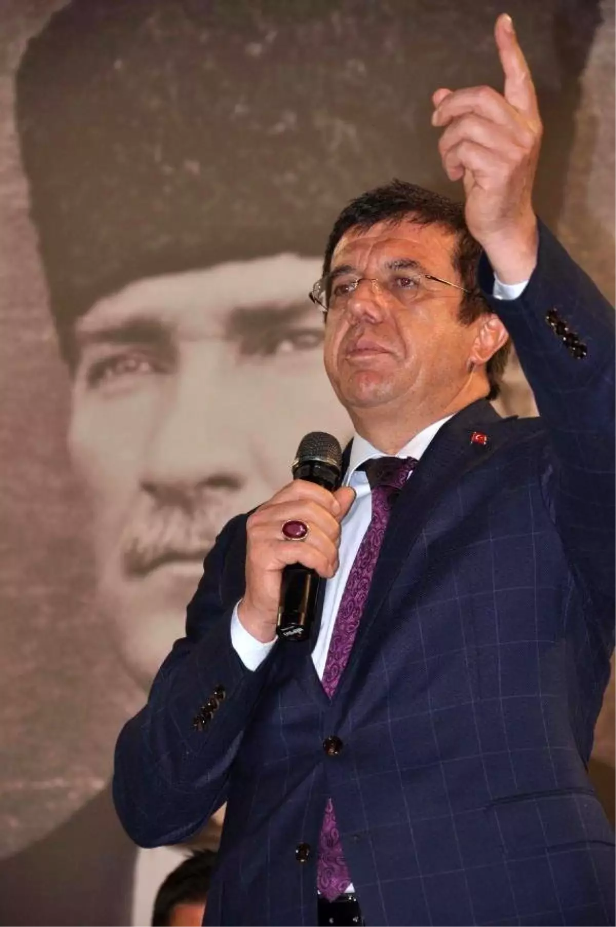 Zeybekci: Asgari Ücretin 1300 Lira Olmasında Sorun Görmüyorum