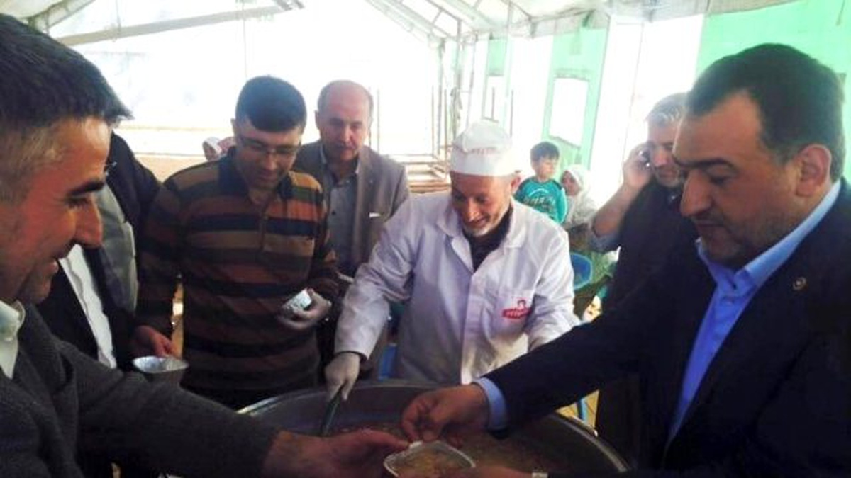 AK Parti Kütahya Milletvekilleri Nazlı ve Tan Aşure Etkinliğine Katıldı