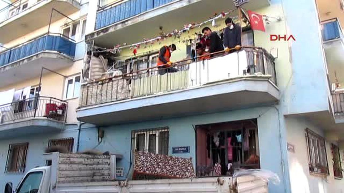 Evden 2 Kamyonet Çöp Çıktı