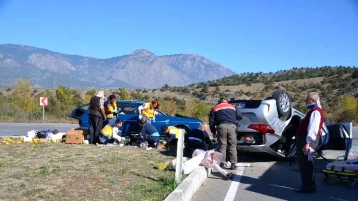 Çorum\'da Trafik Kazası: 4 Yaralı