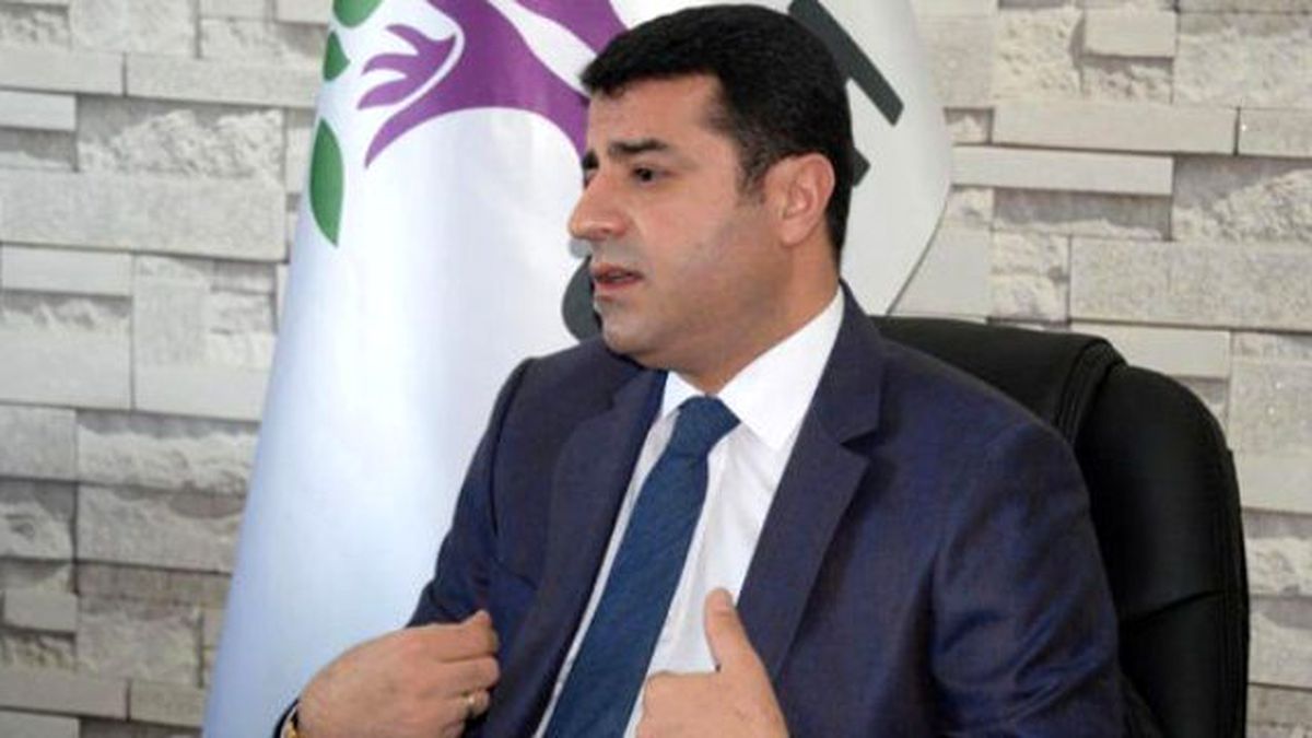 Demirtaş: 'Canlı Bomba' İhbarı Üzerine Binamız Boşaltıldı