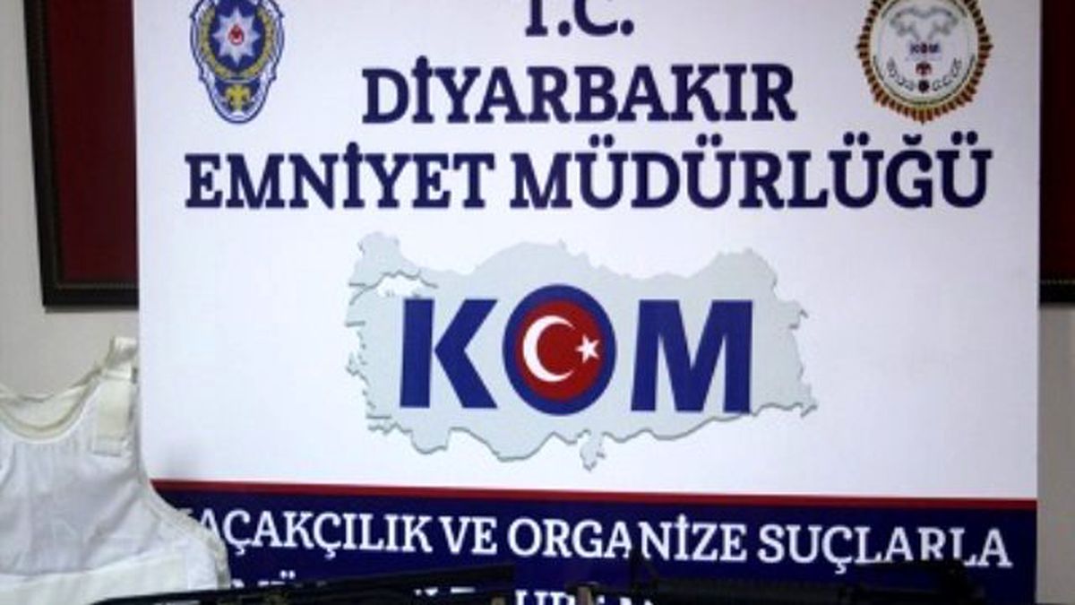 Diyarbakır\'da Ruhsatsız Silah Ele Geçirildi
